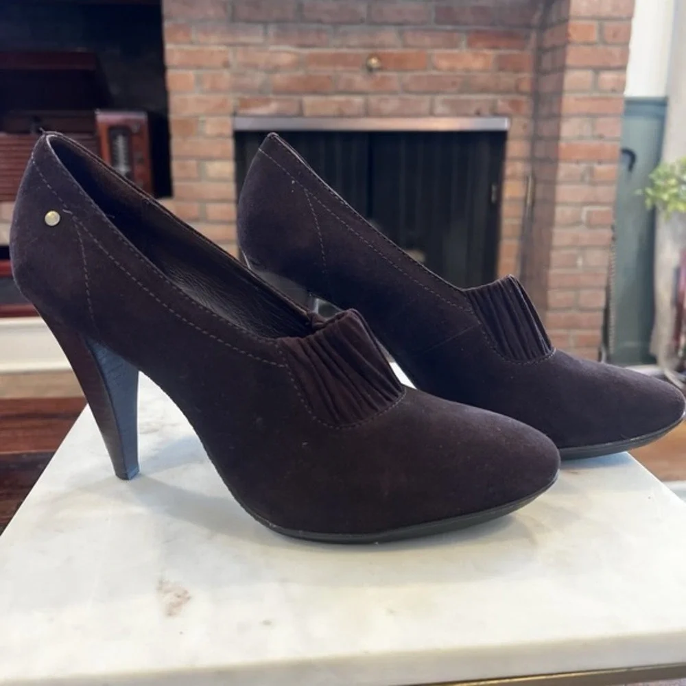 Coach Suede Heeled Pumps Women's 8.5 Brown Slip On Career Classic Gorp Core prep